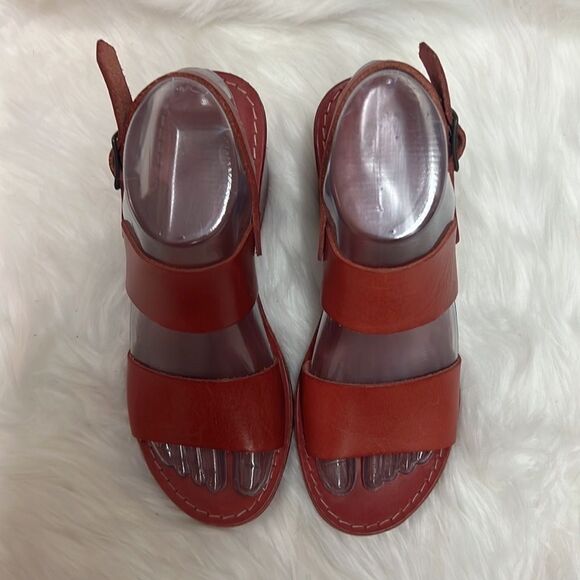 SEYCHELLES STATE OF MIND - RED SANDAL Bin 11 - Picture 4 of 9